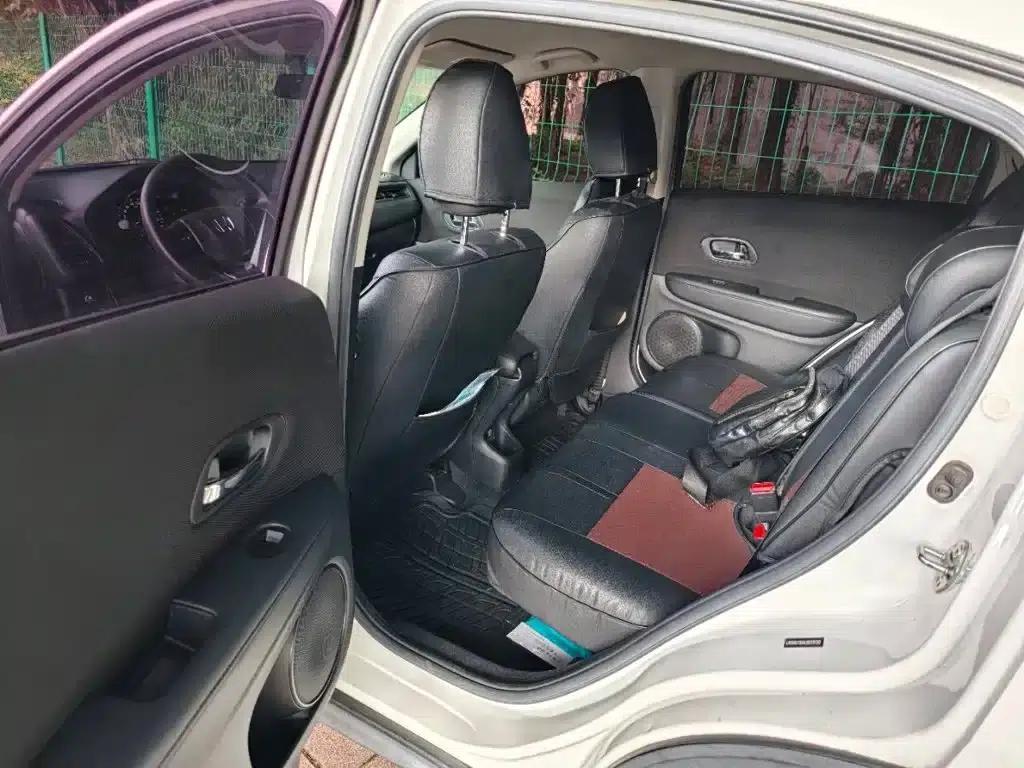 Vezel 2017 1.5L CVT 2WD Comfort Model — миниатюра 5