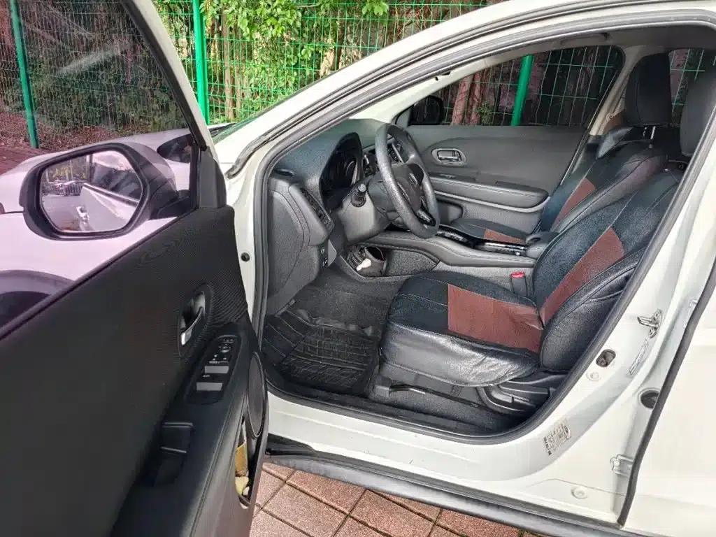 Vezel 2017 1.5L CVT 2WD Comfort Model — миниатюра 6