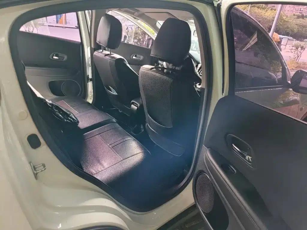 Vezel 2017 1.5L CVT 2WD Comfort Model — миниатюра 7