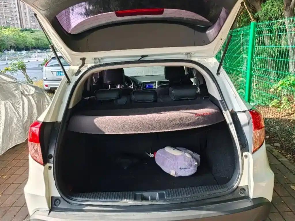 Vezel 2017 1.5L CVT 2WD Comfort Model — миниатюра 10