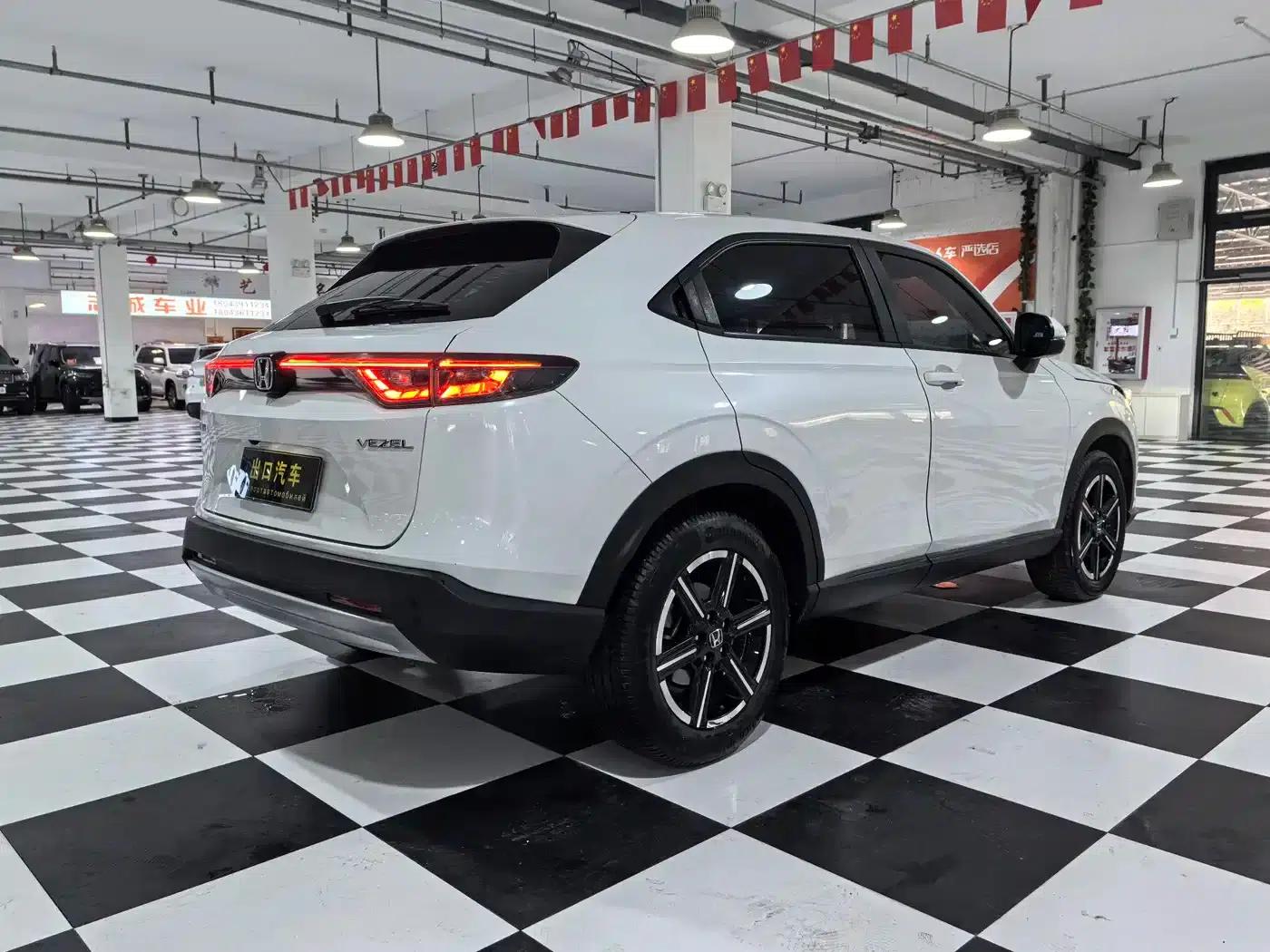 Vezel 2023 1.5L CVT Pioneer Edition — миниатюра 6