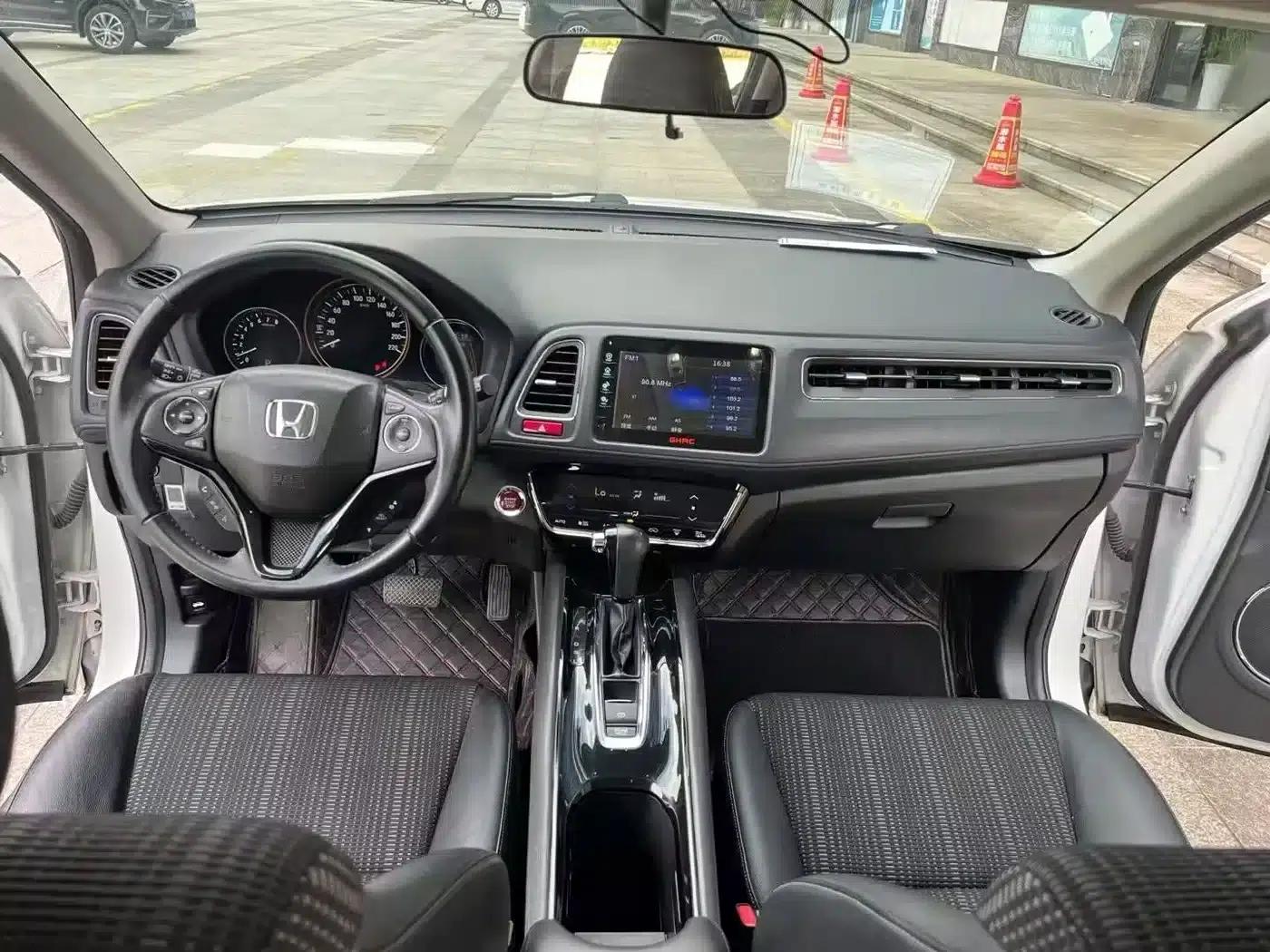 Vezel 2015 1.8L CVT 2WD Luxury — миниатюра 7