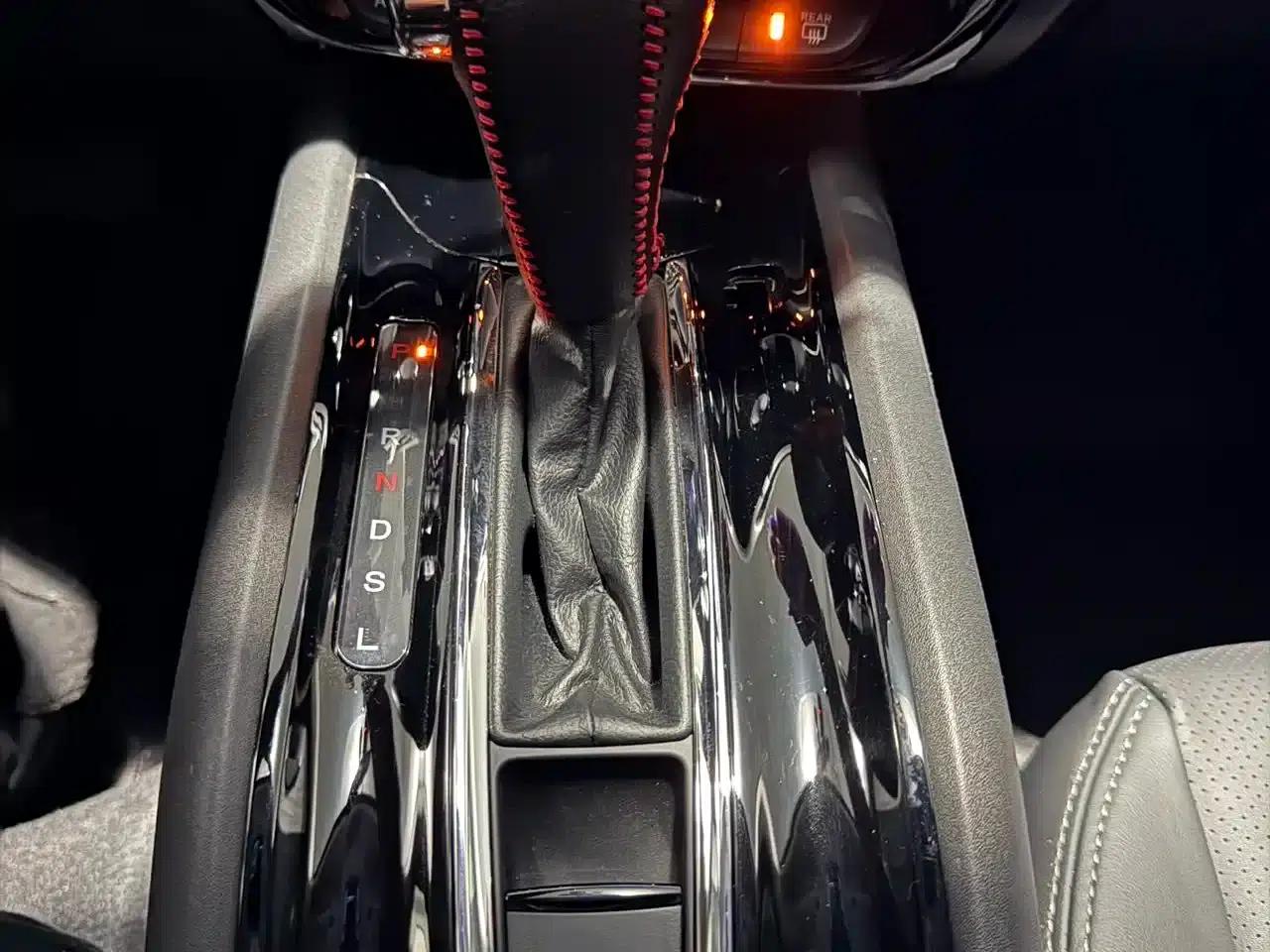 Vezel 2022 1.5L CVT Elite Smart Edition — миниатюра 14
