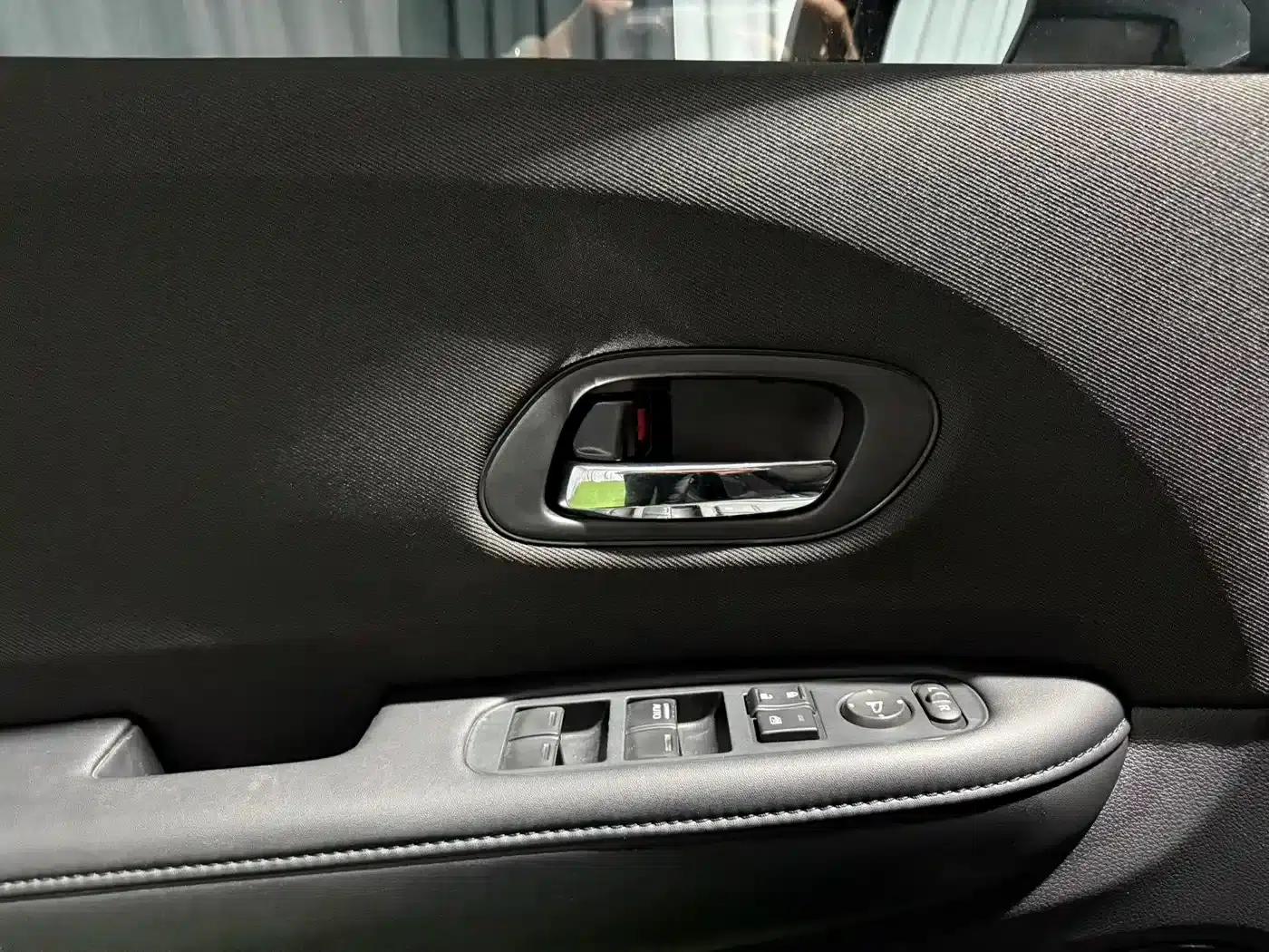 Vezel 2022 1.5L CVT Elite Smart Edition — миниатюра 10