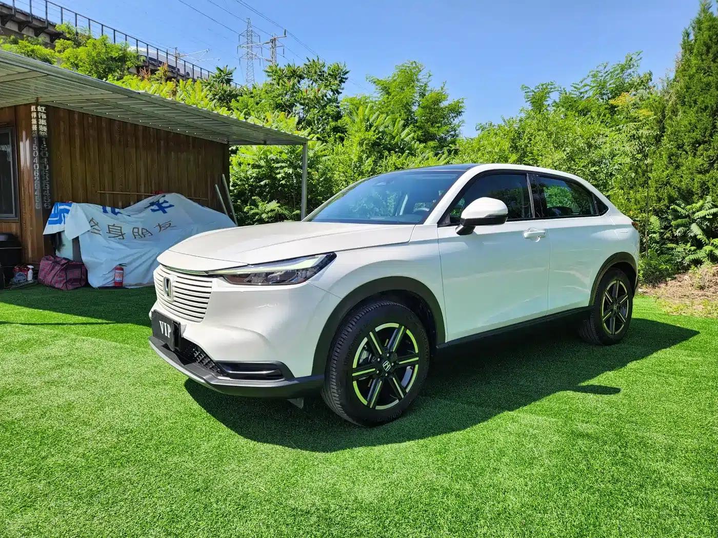 Vezel 2023 1.5L CVT Tech Edition — миниатюра 1