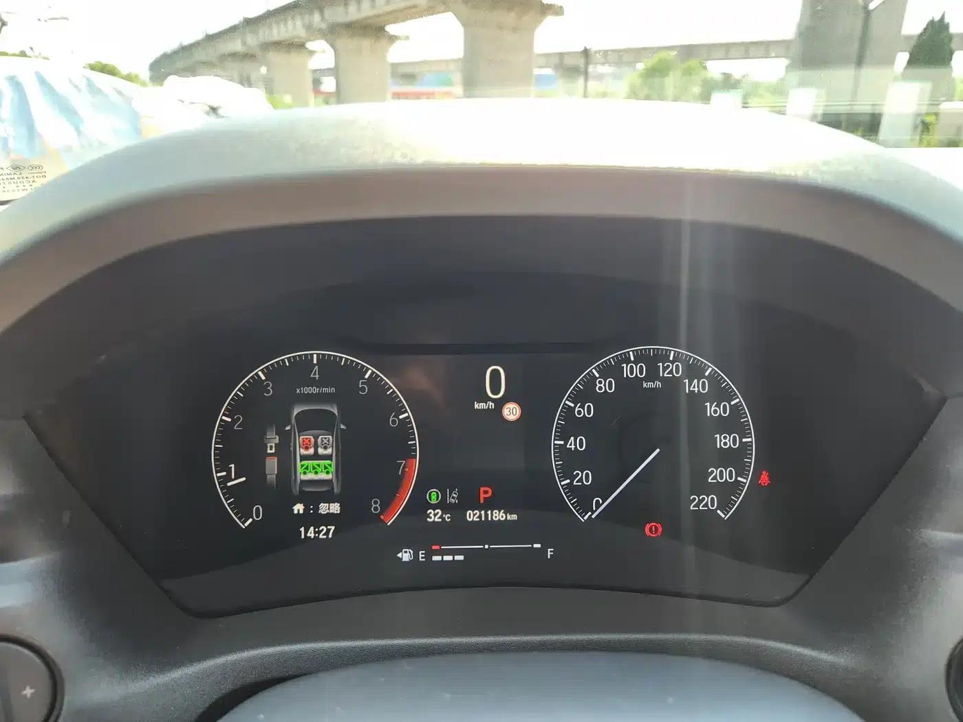 Vezel 2023 1.5L CVT Tech Edition — миниатюра 11