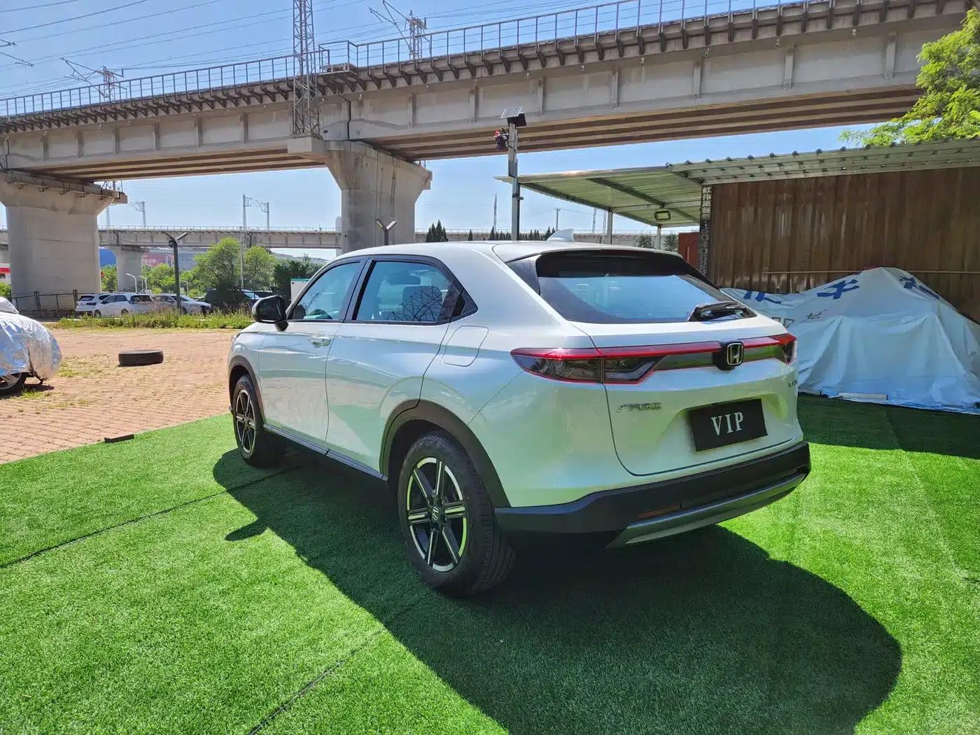 Vezel 2023 1.5L CVT Tech Edition — миниатюра 4