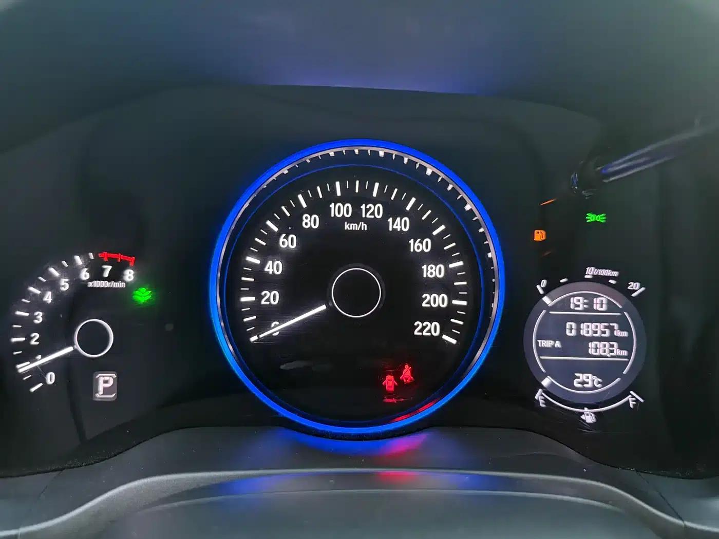 Vezel 2022 1.5L CVT Phantom Night Pioneer Edition — миниатюра 11
