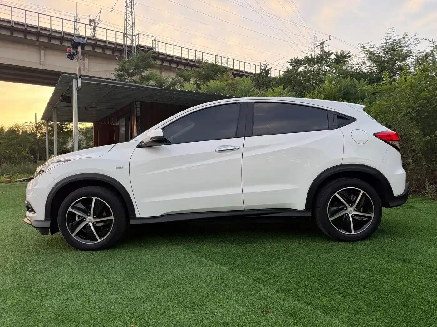 Vezel 2022 1.5L CVT Phantom Night Pioneer Edition — миниатюра 7