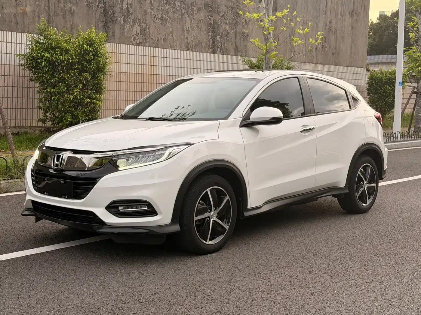 Vezel 2020 1.5L CVT Luxury Edition — миниатюра 1