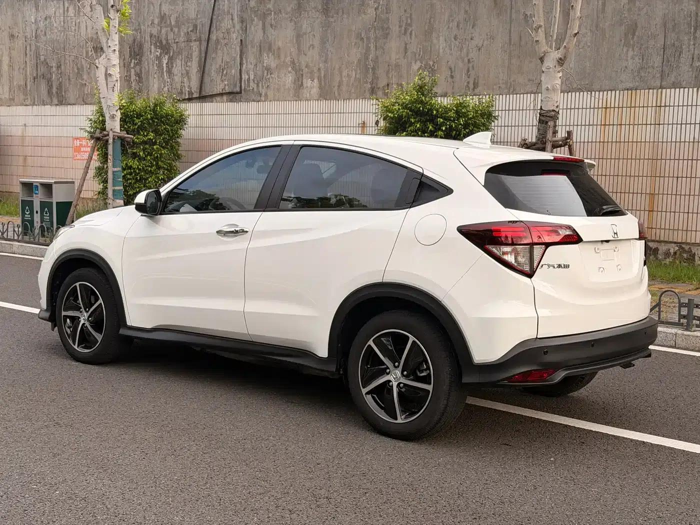 Vezel 2020 1.5L CVT Luxury Edition — миниатюра 7