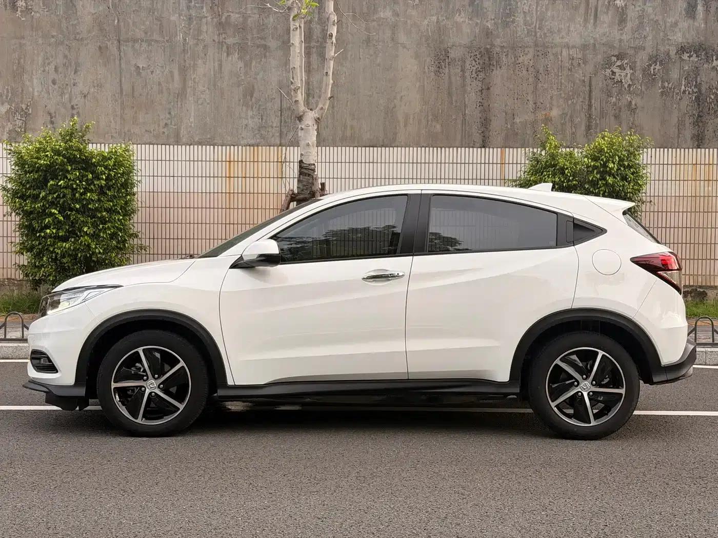 Vezel 2020 1.5L CVT Luxury Edition — миниатюра 8