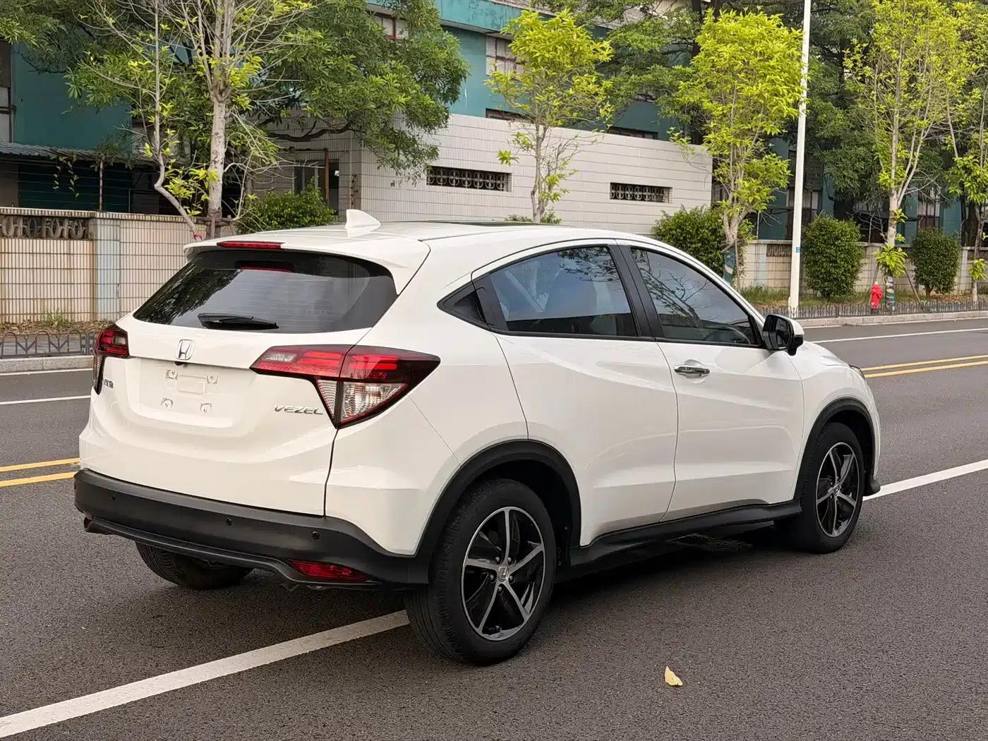 Vezel 2020 1.5L CVT Luxury Edition — миниатюра 9