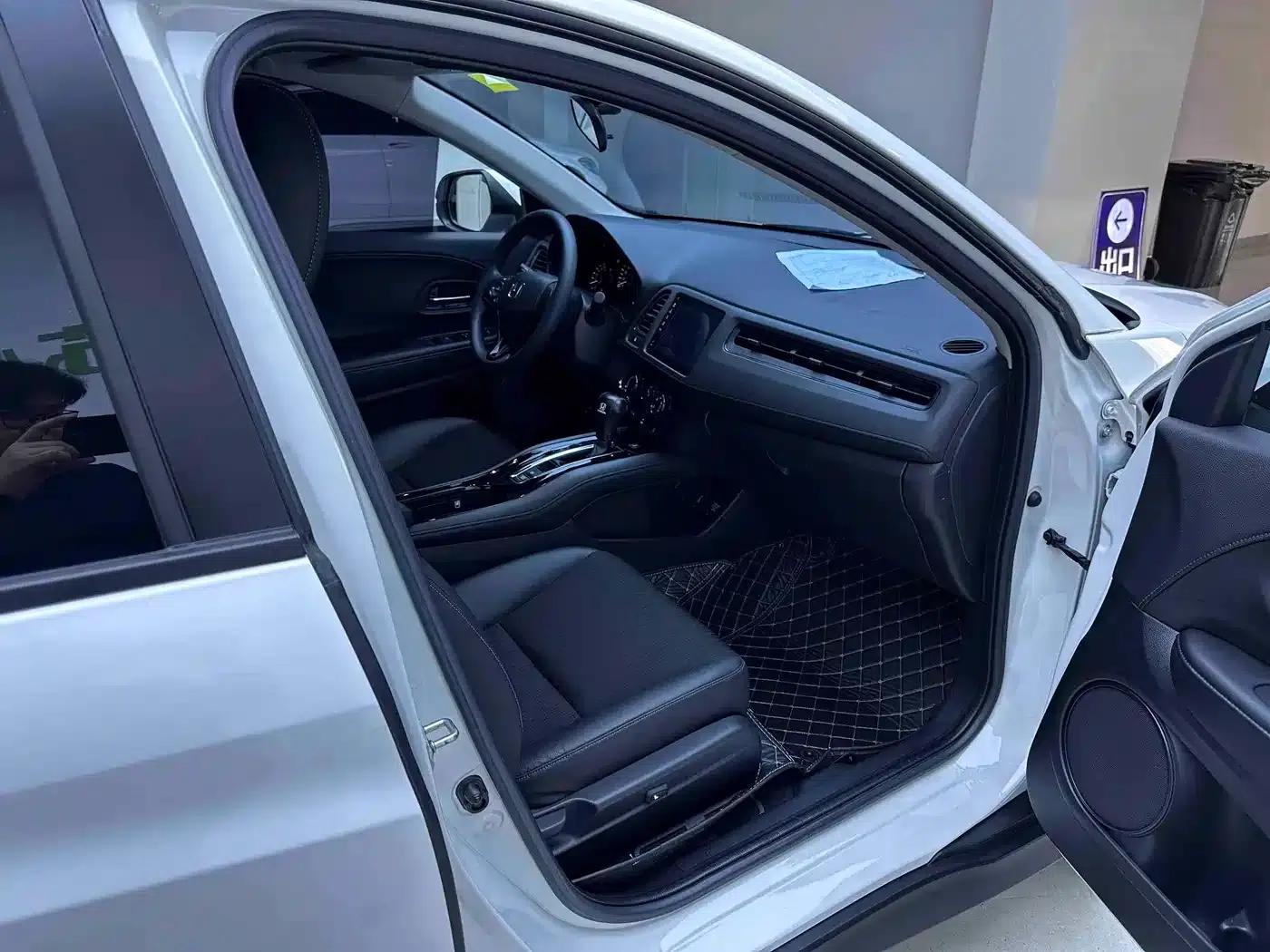 Vezel 2020 1.5L CVT Luxury Edition — миниатюра 11