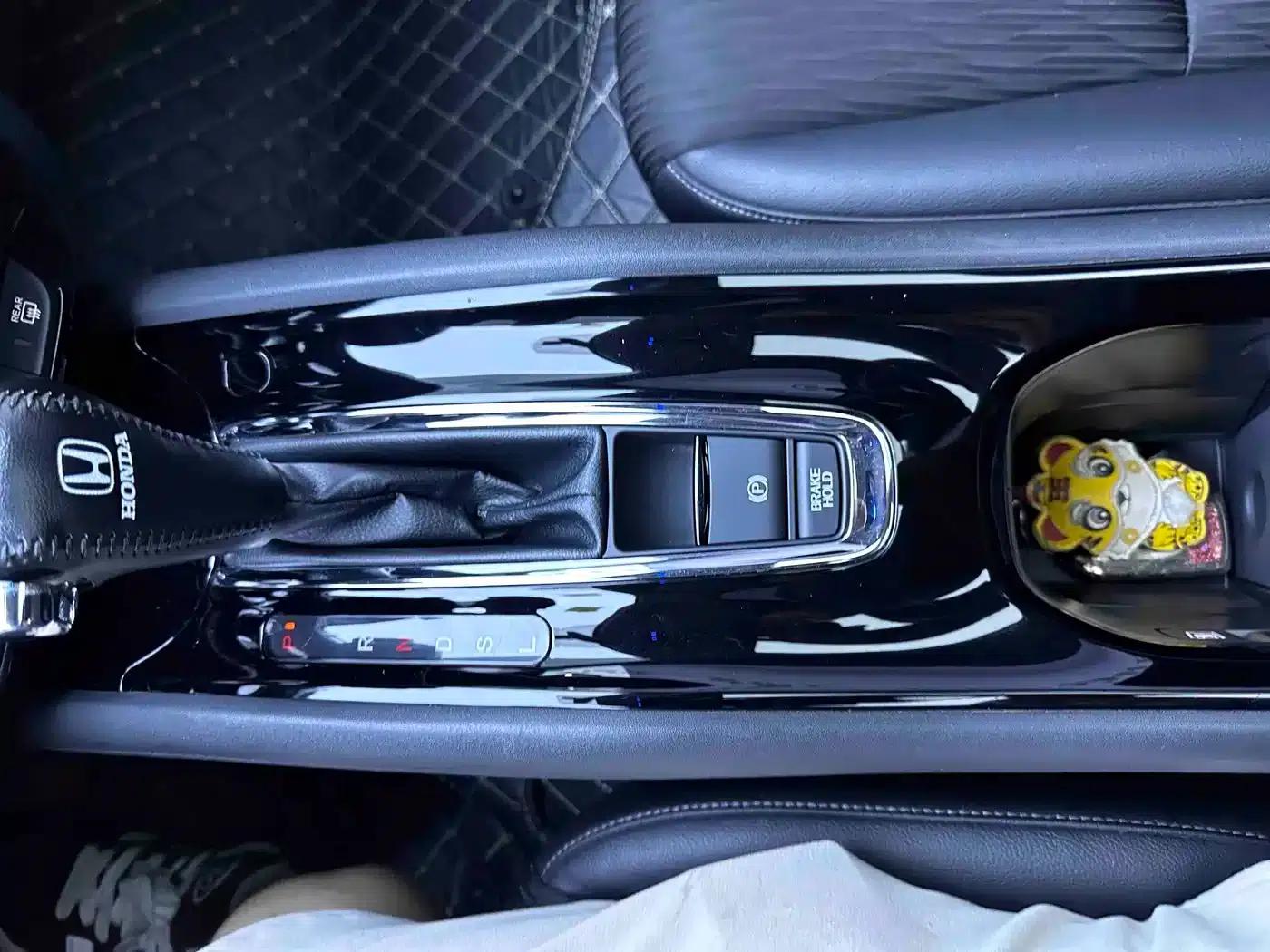 Vezel 2020 1.5L CVT Luxury Edition — миниатюра 15