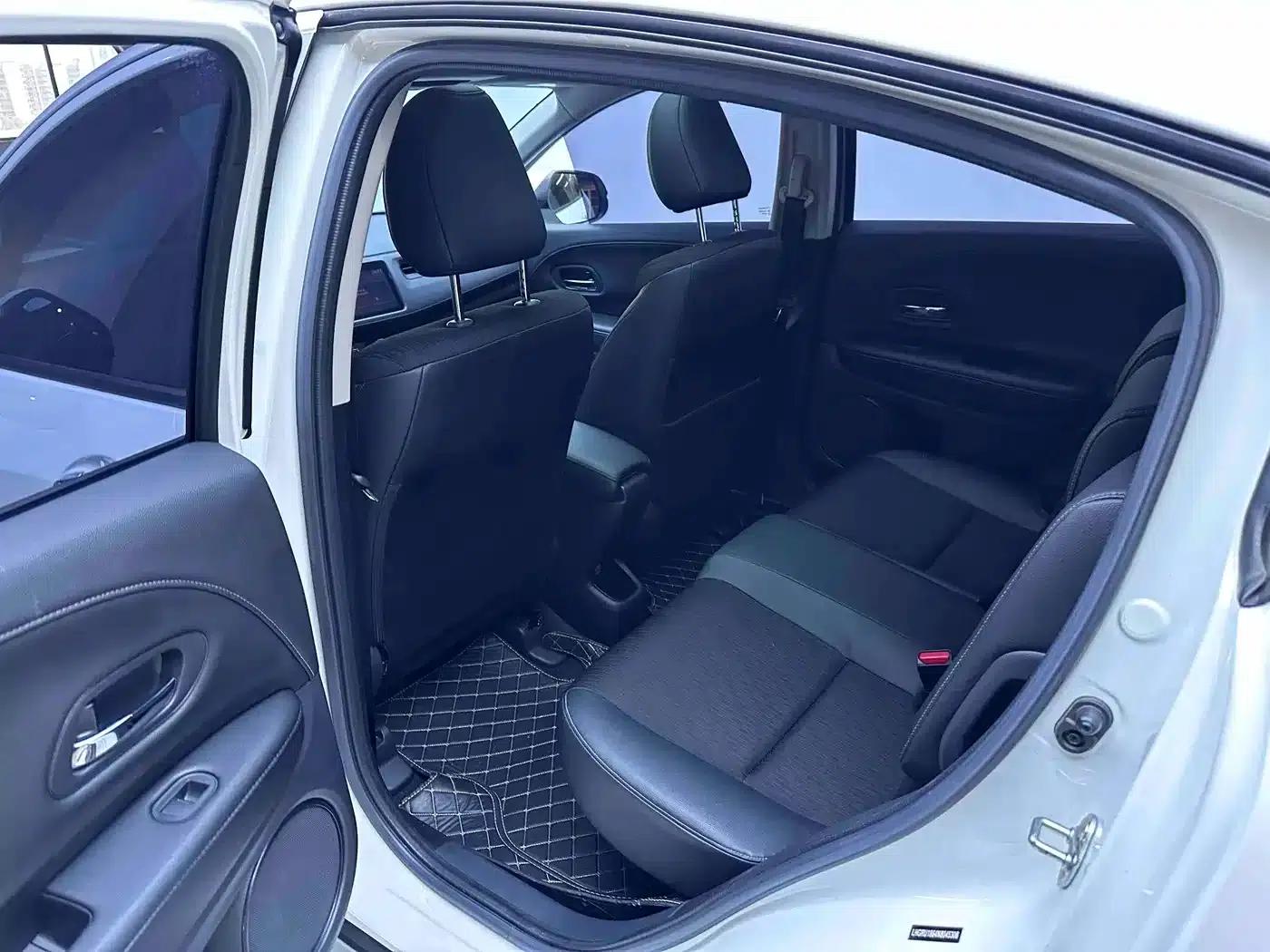 Vezel 2020 1.5L CVT Luxury Edition — миниатюра 10