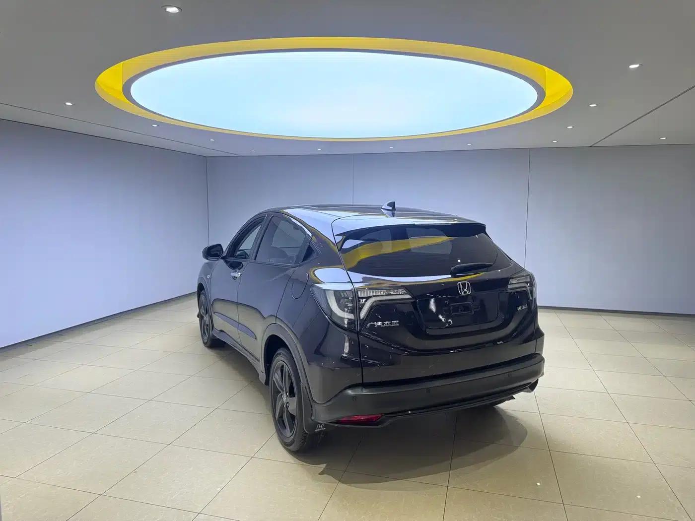 Vezel 2022 1.5L CVT Phantom Night Pioneer Edition — миниатюра 4