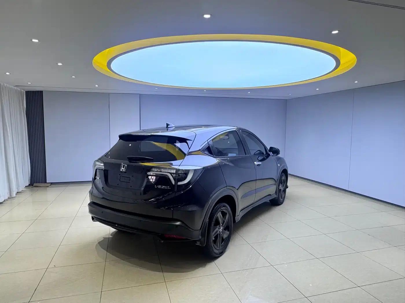 Vezel 2022 1.5L CVT Phantom Night Pioneer Edition — миниатюра 6