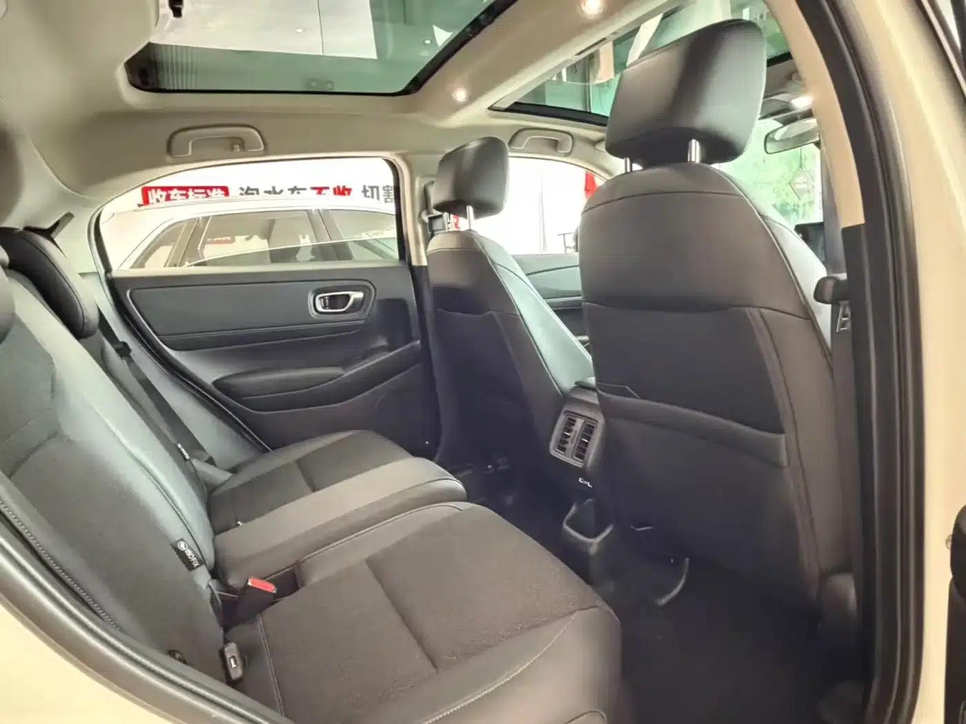 Vezel 2023 1.5L CVT Pioneer Edition — миниатюра 11