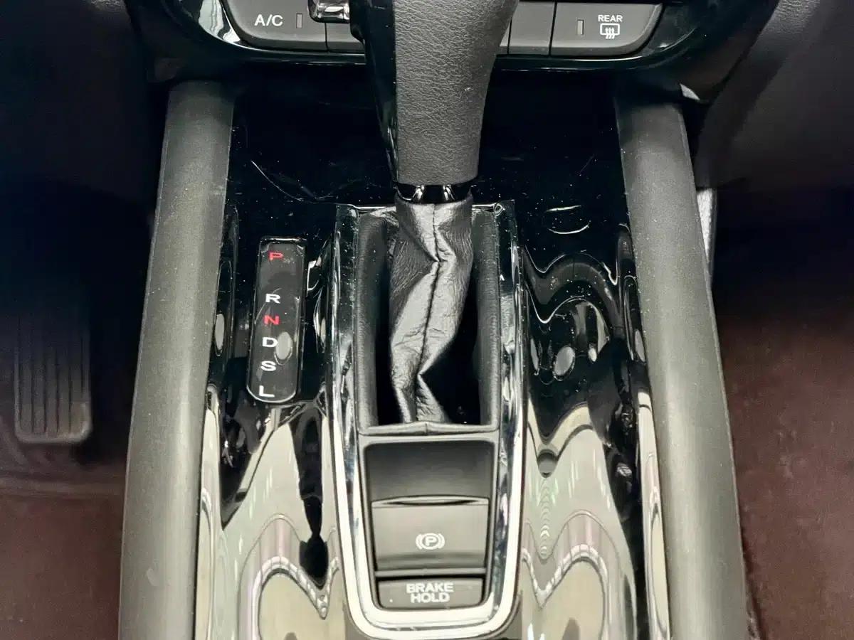 Vezel 2017 1.8L CVT 2WD Pioneer Edition — миниатюра 15