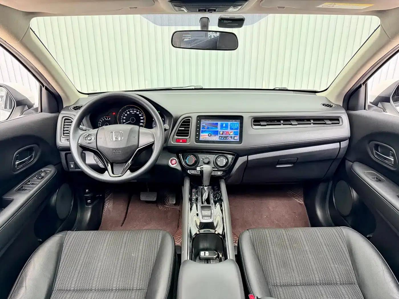 Vezel 2017 1.8L CVT 2WD Pioneer Edition — миниатюра 18