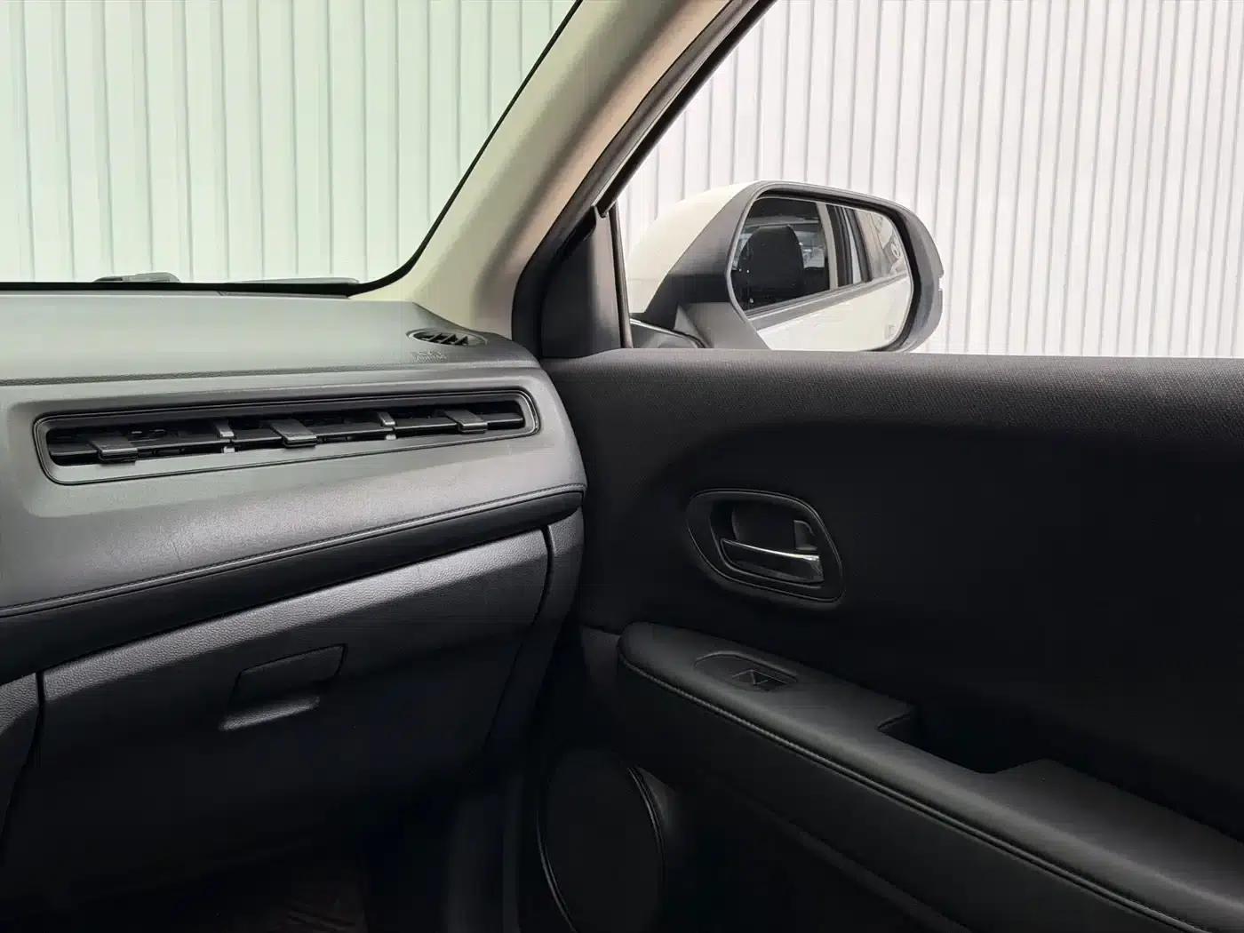 Vezel 2017 1.8L CVT 2WD Pioneer Edition — миниатюра 19