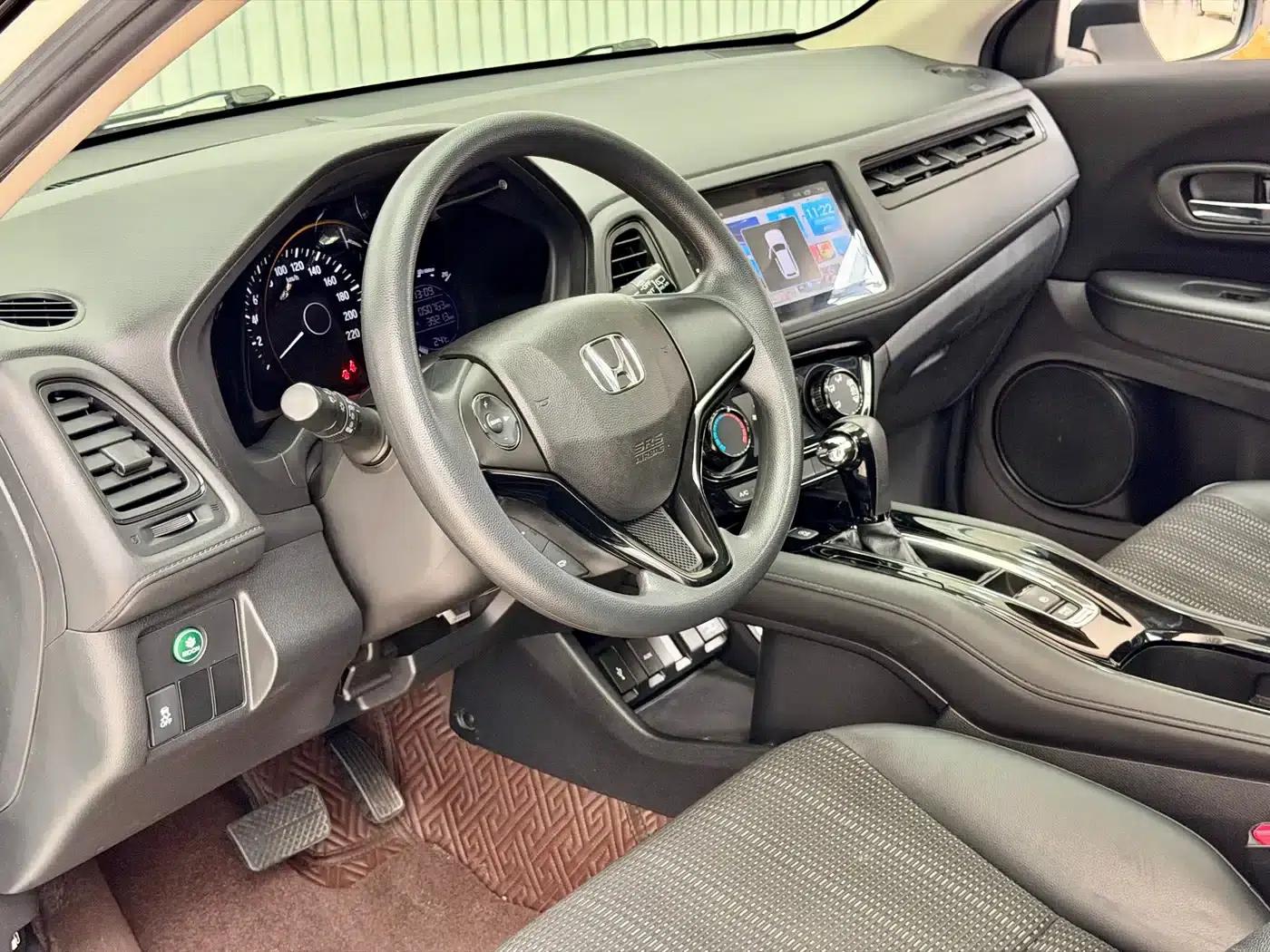 Vezel 2017 1.8L CVT 2WD Pioneer Edition — миниатюра 21