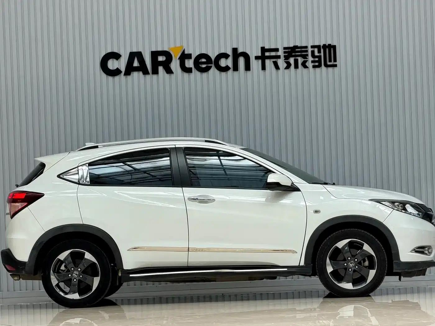 Vezel 2017 1.8L CVT 2WD Pioneer Edition — миниатюра 5