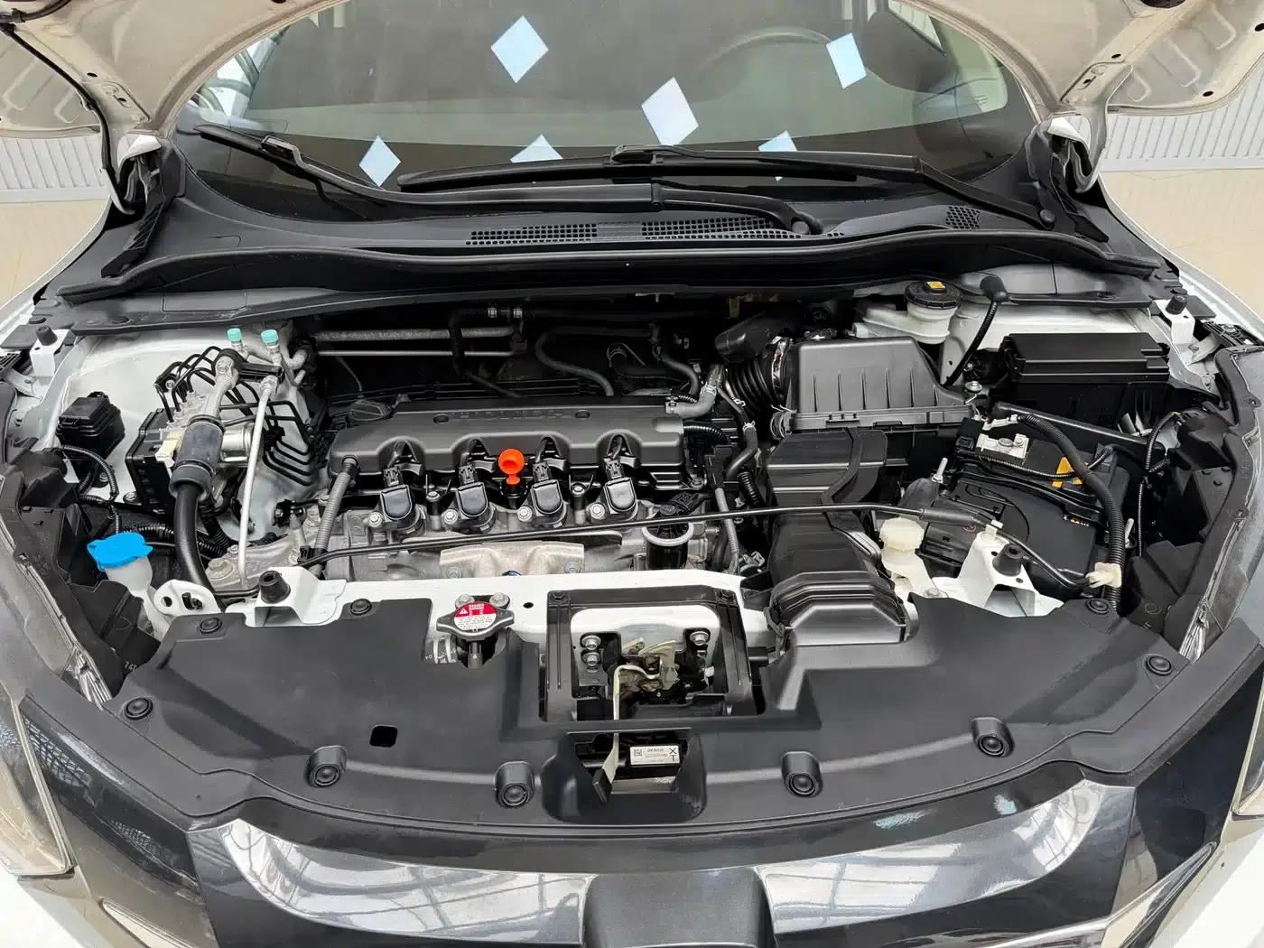 Vezel 2017 1.8L CVT 2WD Pioneer Edition — миниатюра 6