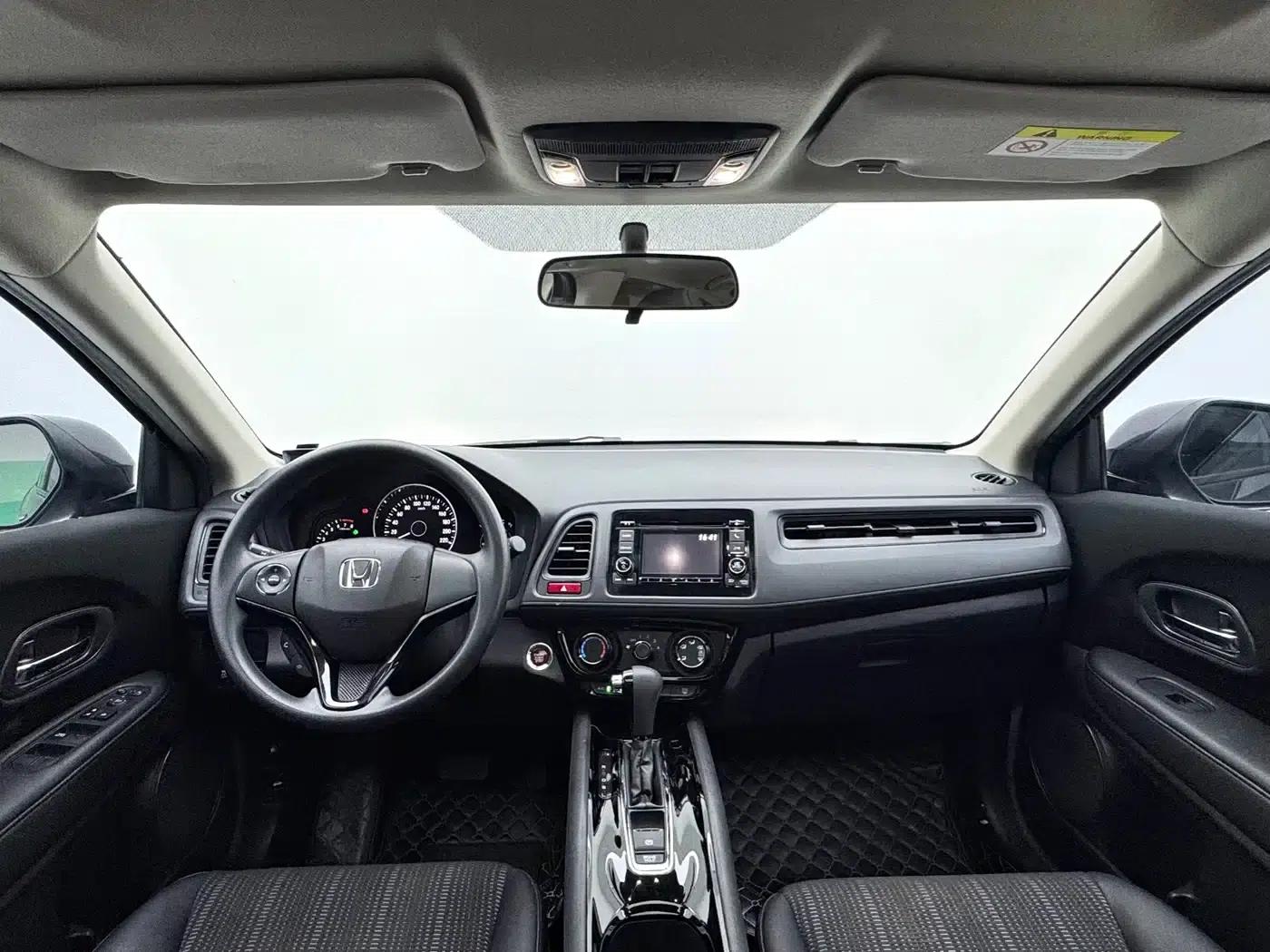 Vezel 2017 1.8L CVT 2WD Pioneer Edition — миниатюра 16