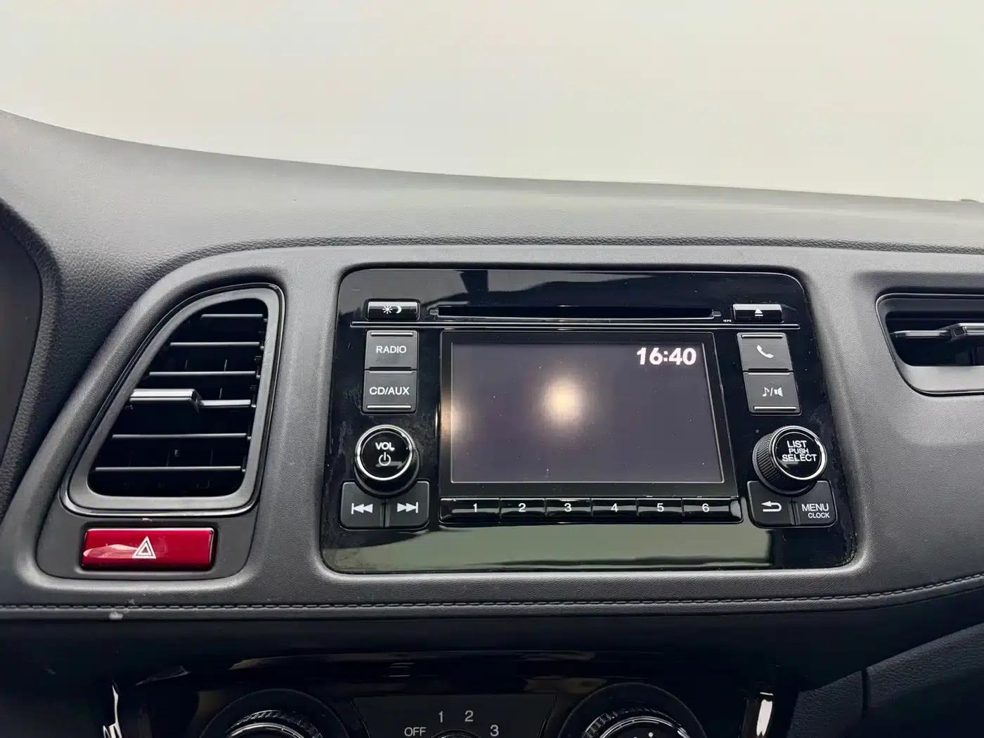 Vezel 2017 1.8L CVT 2WD Pioneer Edition — миниатюра 12