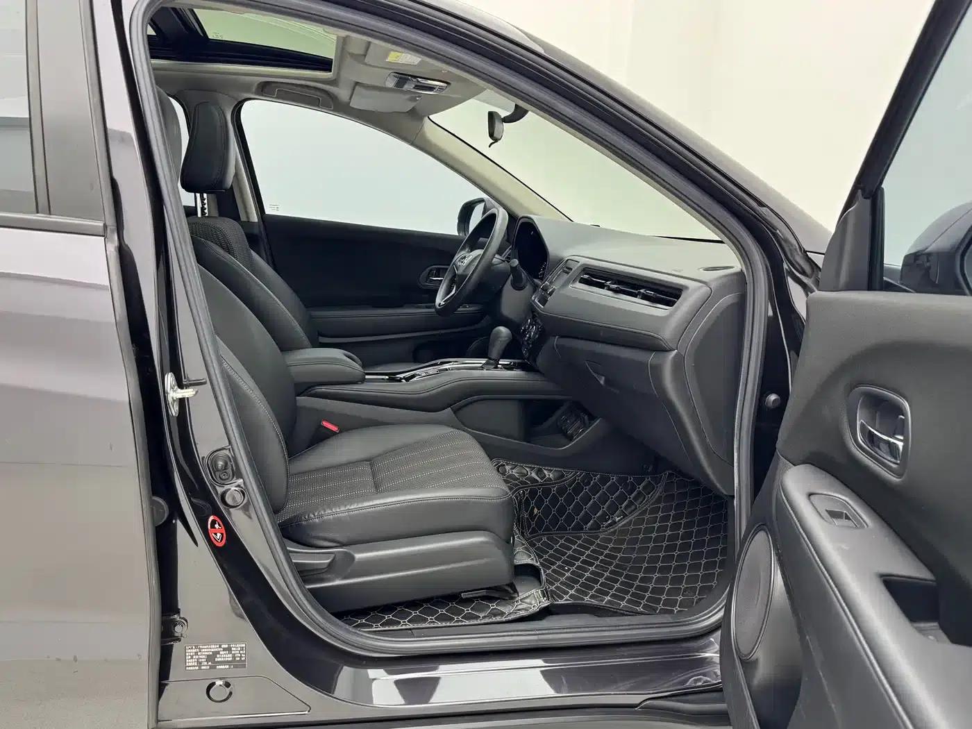 Vezel 2017 1.8L CVT 2WD Pioneer Edition — миниатюра 14