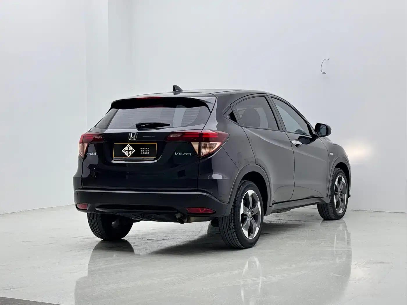 Vezel 2017 1.8L CVT 2WD Pioneer Edition — миниатюра 5