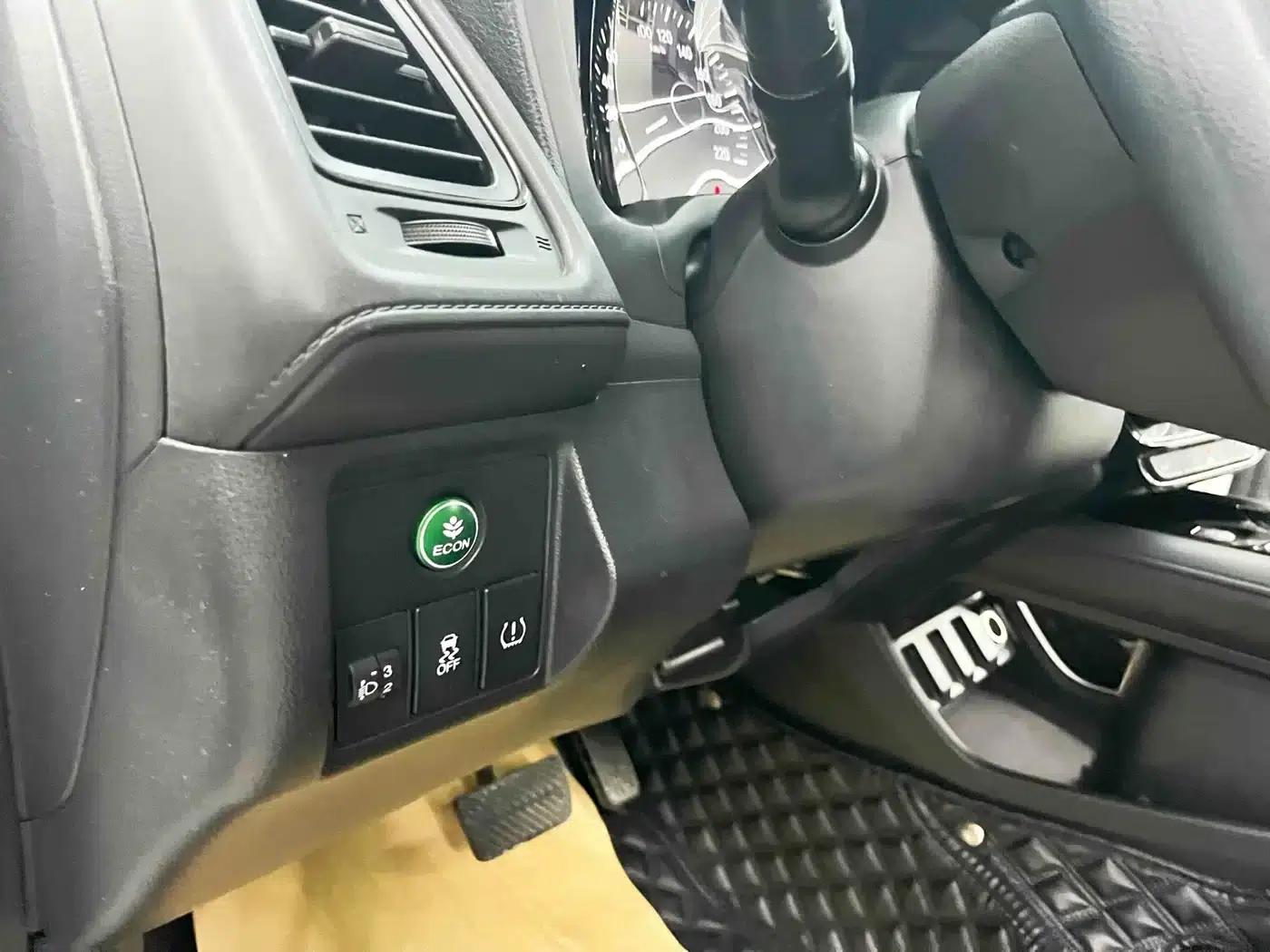 Vezel 2020 1.5L CVT Elite Edition — миниатюра 17