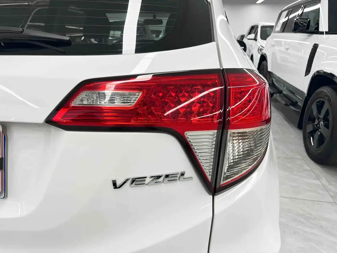 Vezel 2020 1.5L CVT Elite Edition — миниатюра 19