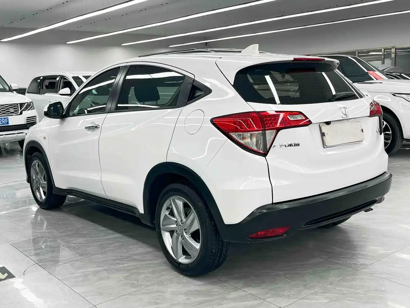 Vezel 2020 1.5L CVT Elite Edition — миниатюра 4