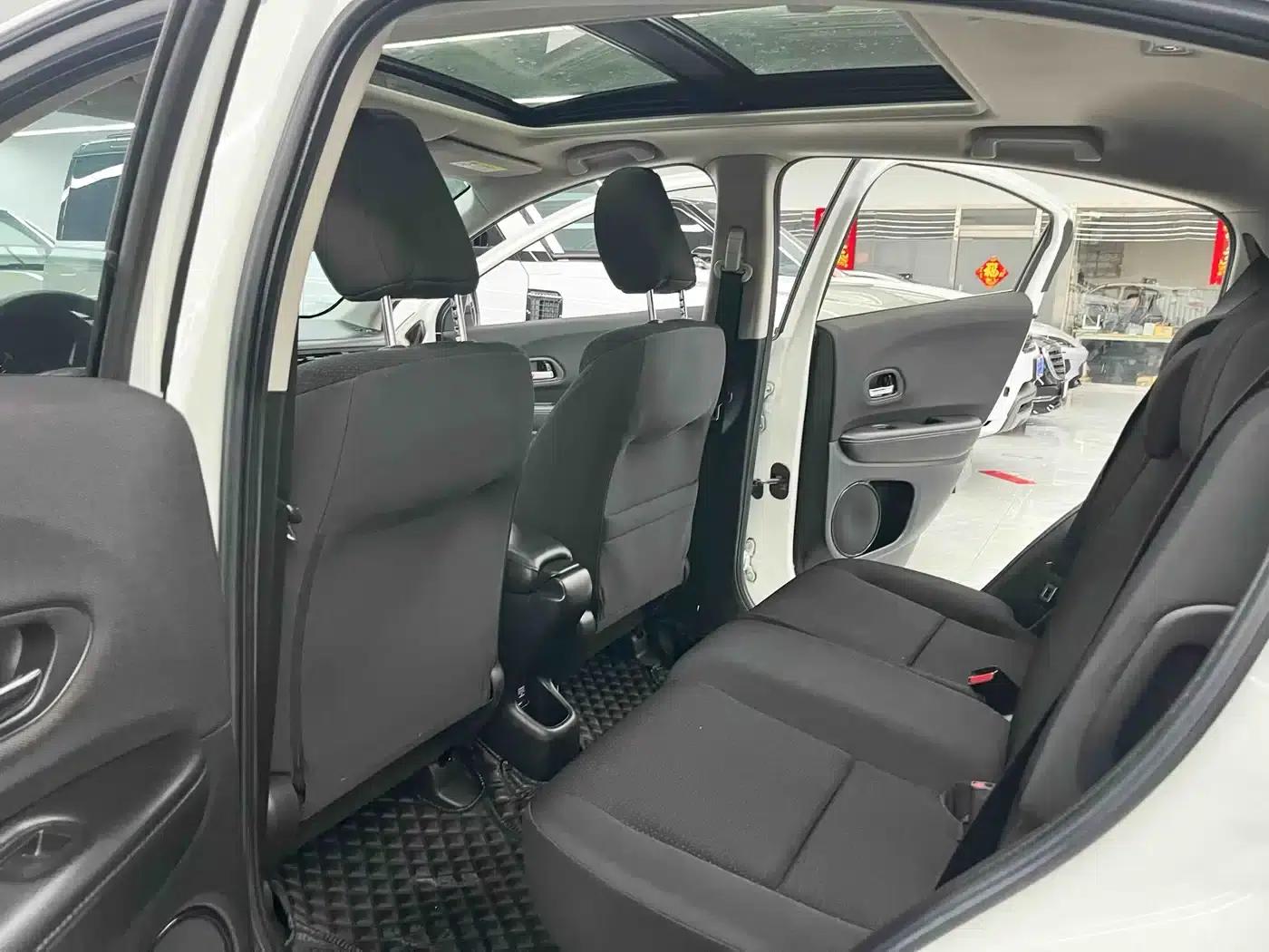Vezel 2020 1.5L CVT Elite Edition — миниатюра 8