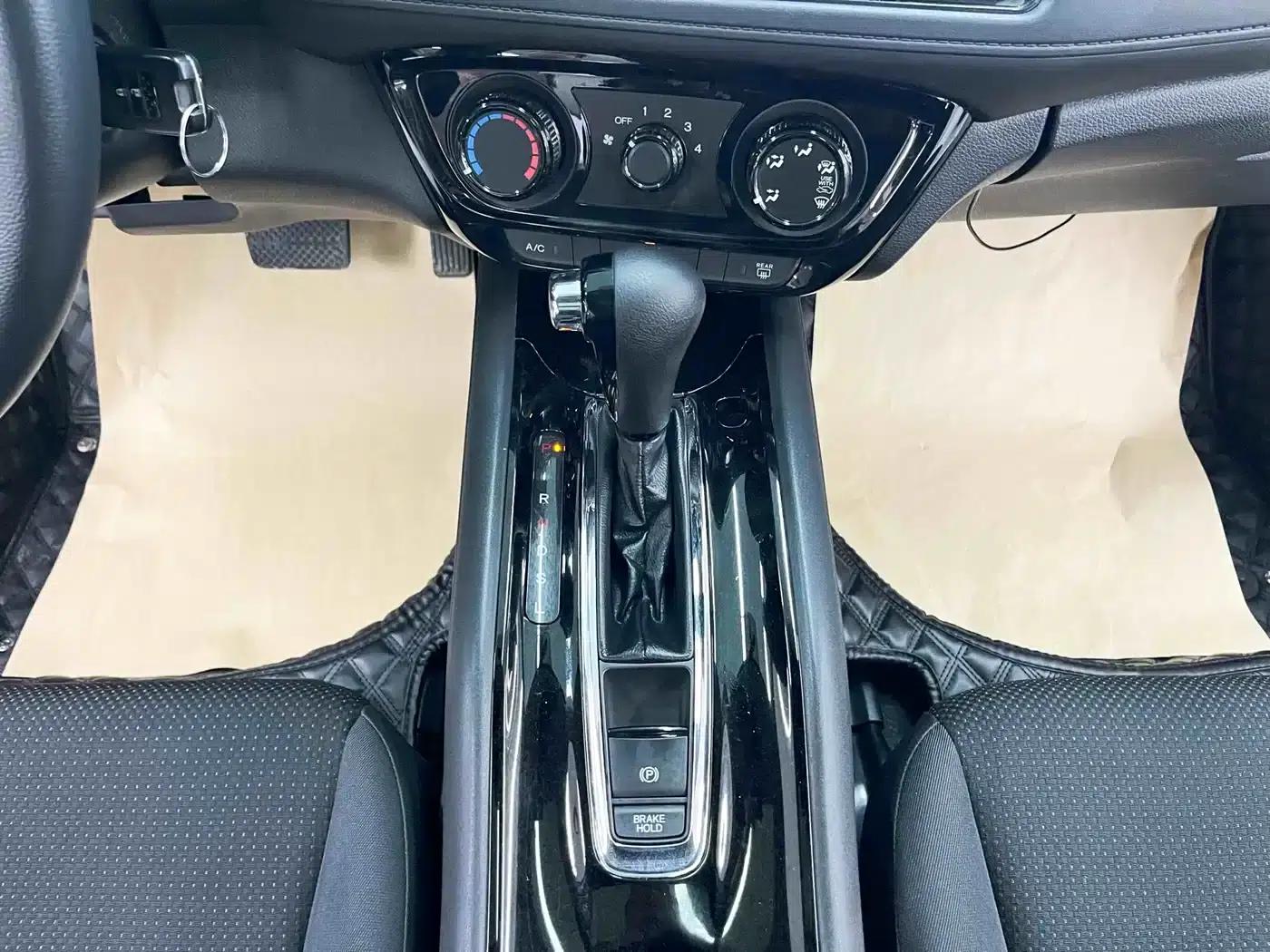 Vezel 2020 1.5L CVT Elite Edition — миниатюра 10