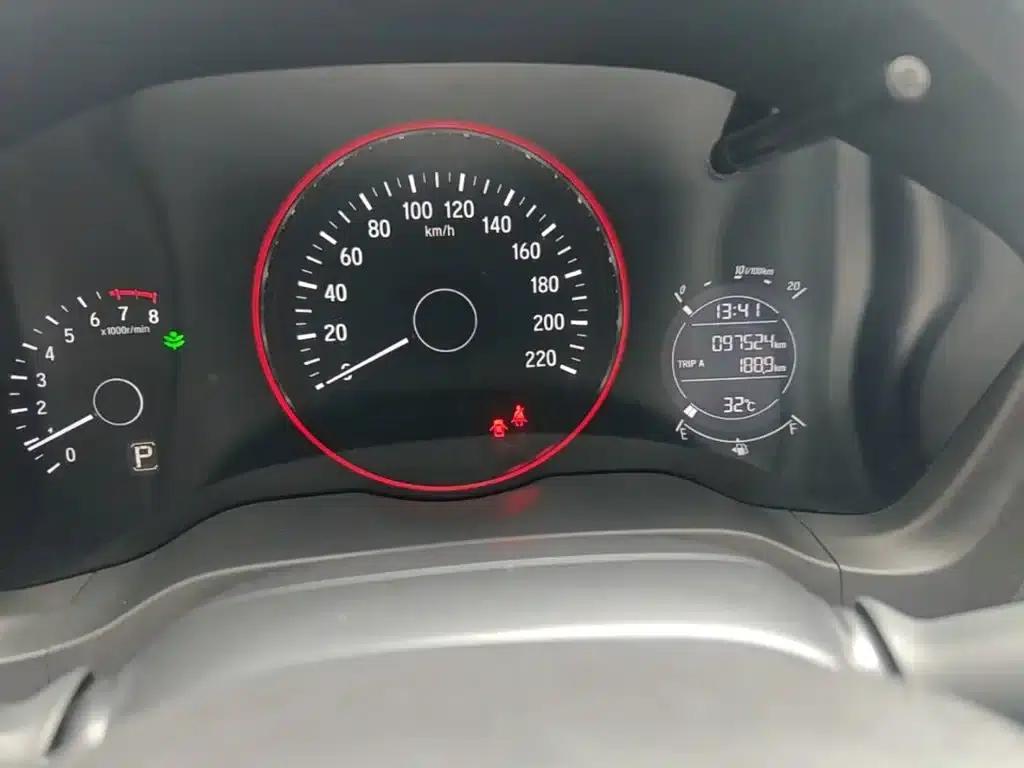 Vezel 2017 1.5L CVT 2WD Comfort Model — миниатюра 12
