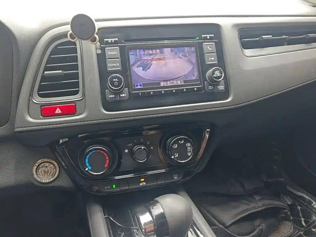 Vezel 2017 1.5L CVT 2WD Comfort Model — миниатюра 13