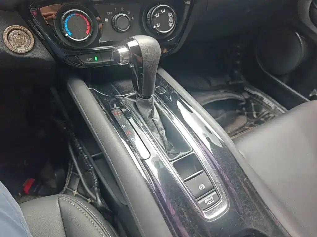 Vezel 2017 1.5L CVT 2WD Comfort Model — миниатюра 14