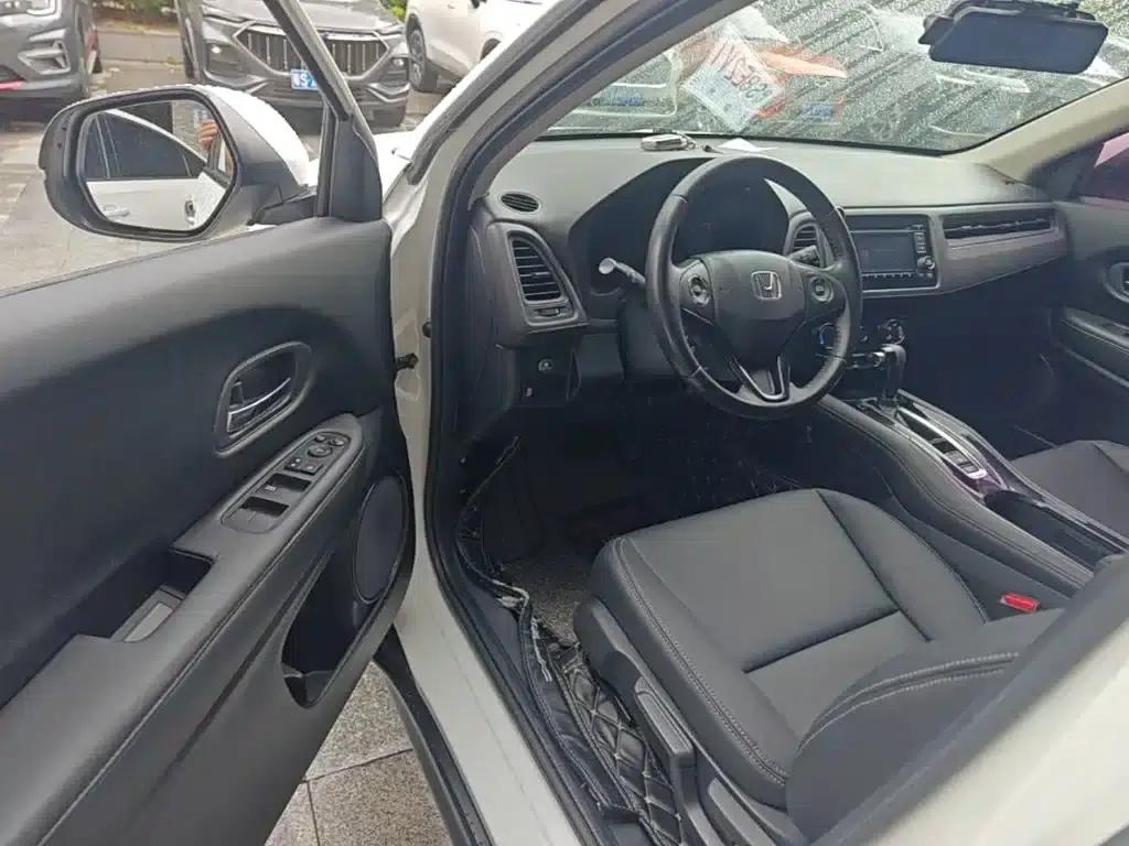 Vezel 2017 1.5L CVT 2WD Comfort Model — миниатюра 16