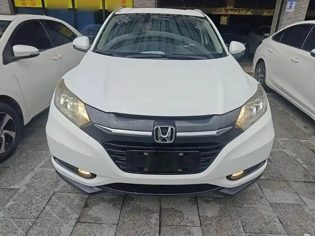 Vezel 2017 1.5L CVT 2WD Comfort Model — миниатюра 3