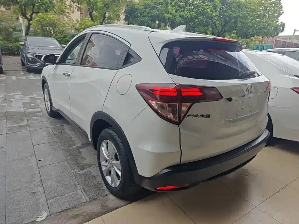 Vezel 2017 1.5L CVT 2WD Comfort Model — миниатюра 5