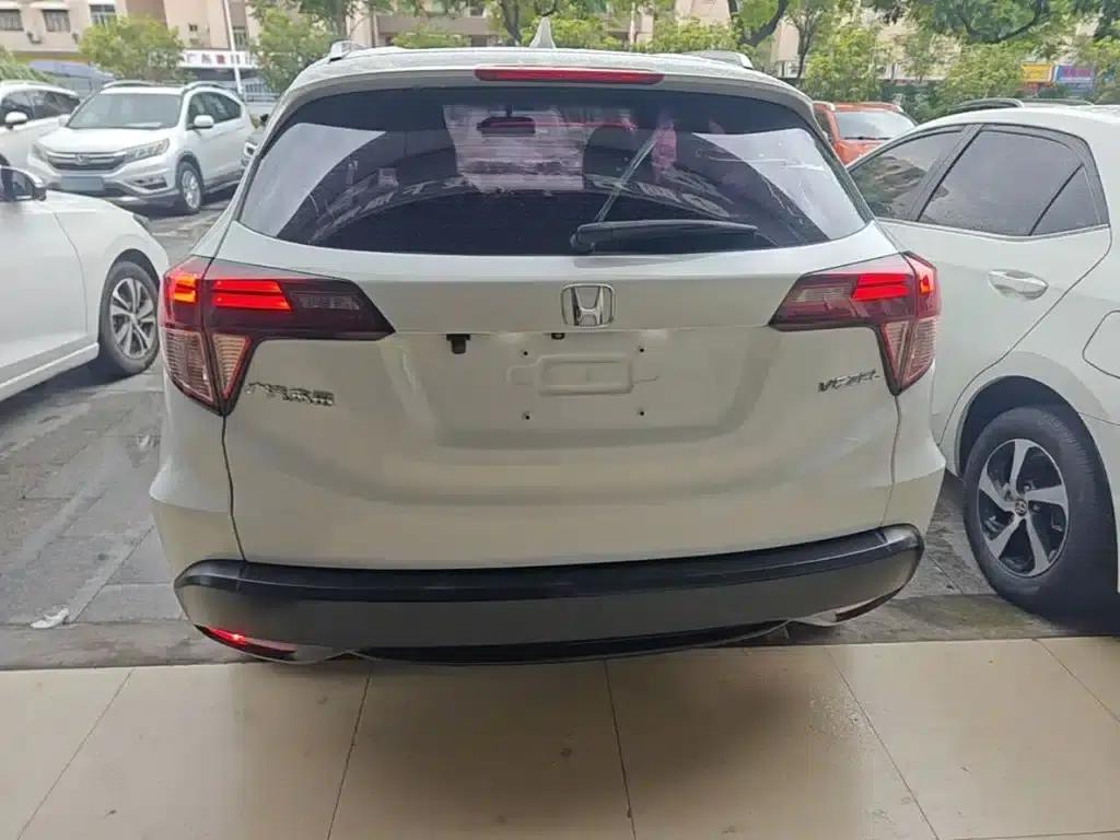 Vezel 2017 1.5L CVT 2WD Comfort Model — миниатюра 6