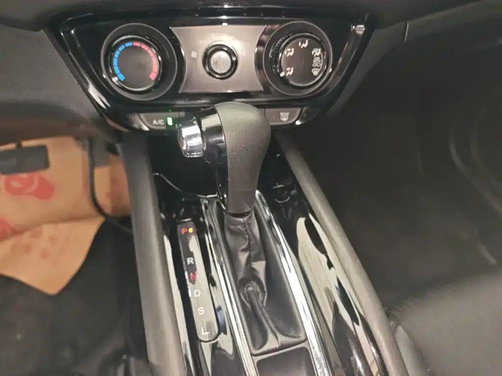 Vezel 2020 1.5L CVT Pioneer Edition — миниатюра 14