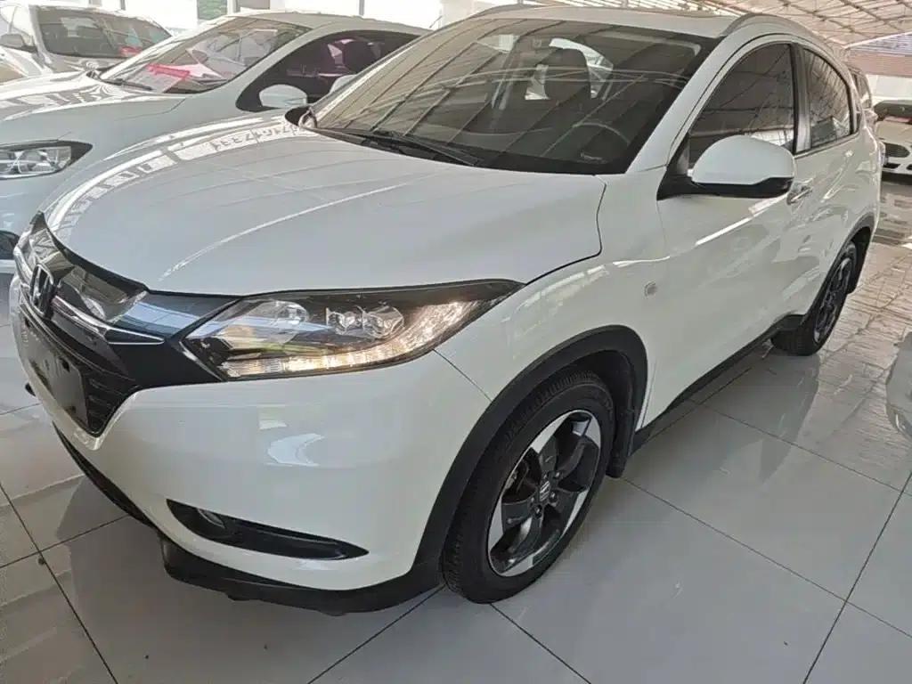 Vezel 2017 1.8L CVT 2WD Pioneer Edition — миниатюра 2