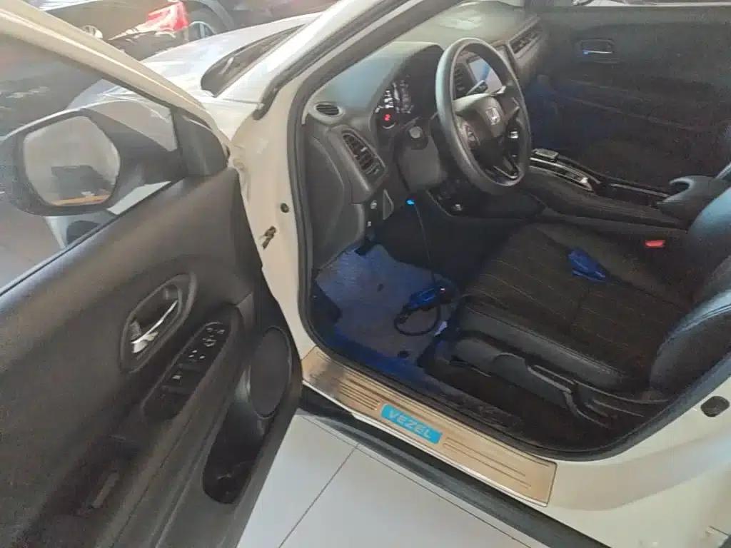 Vezel 2017 1.8L CVT 2WD Pioneer Edition — миниатюра 16