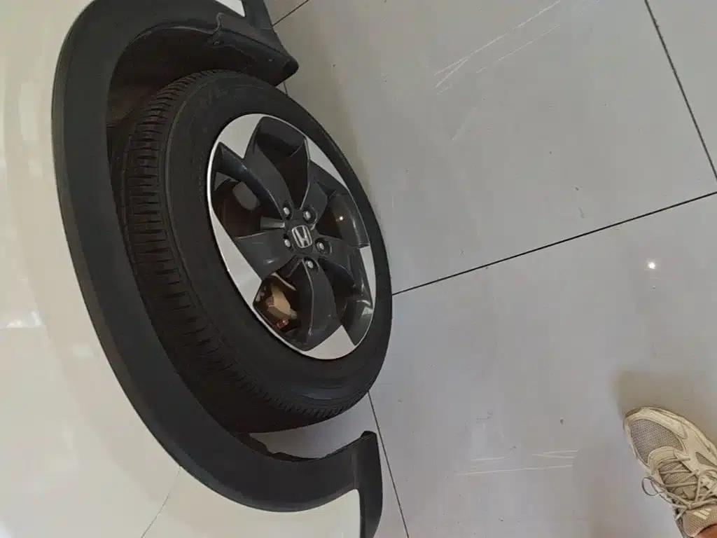 Vezel 2017 1.8L CVT 2WD Pioneer Edition — миниатюра 23