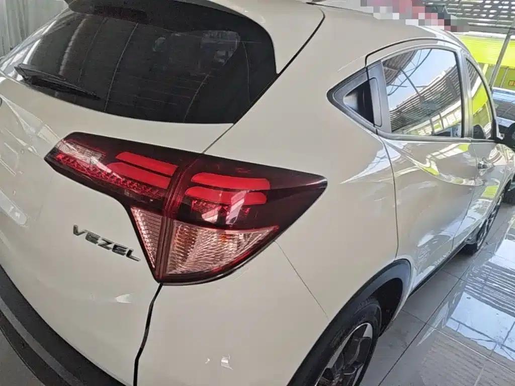 Vezel 2017 1.8L CVT 2WD Pioneer Edition — миниатюра 8